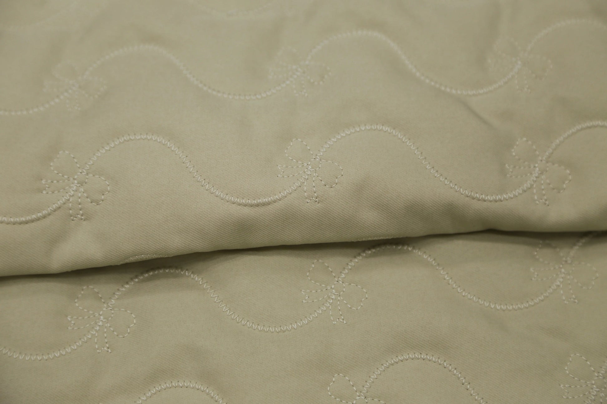 Off-White Quilted Cotton Fabric - 3D Floral Wave Embroidery Textile for Luxury Loungewear & Boho Home Decor - 145cm OEKO-TEX Joomme Fabric